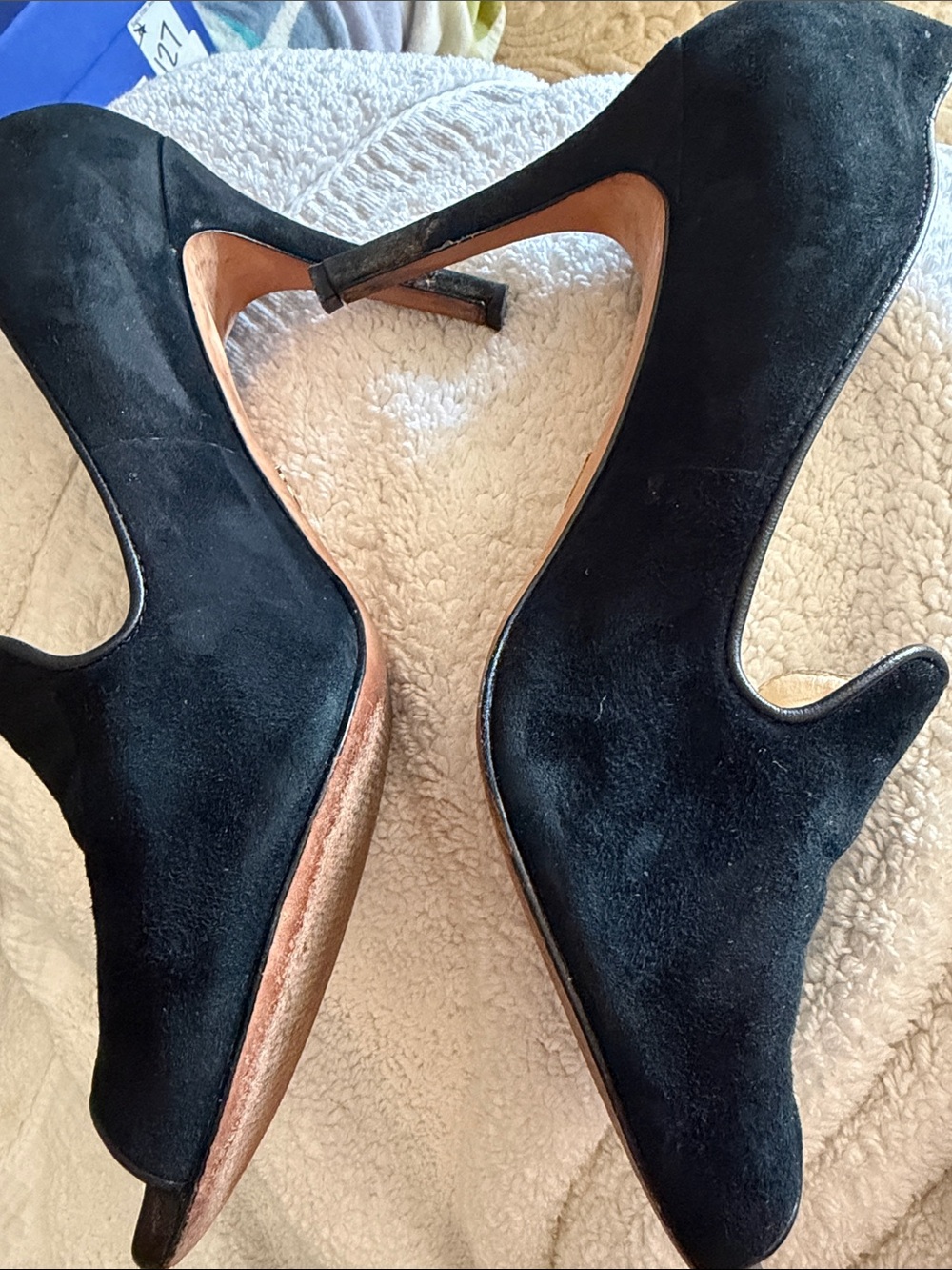 VINCE CAMUTO Signature, Black Suede Peep-Toe Pumps 9-1/2 great condition